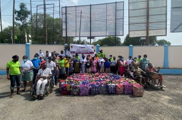 chrismas-donation-new-horizon-special-school